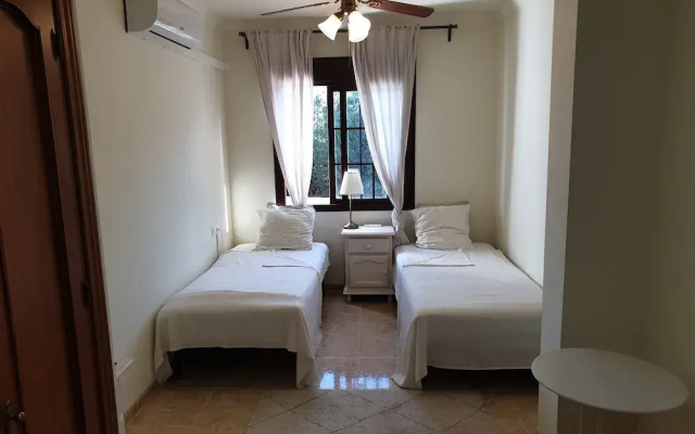 Delightful Spacious 2 bed Apartment in Nerja