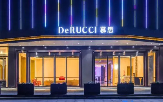 DeRUCCI Hotel