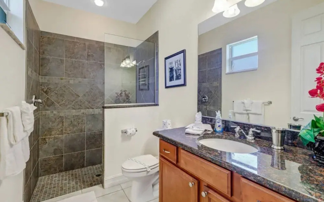 536 SE 33rd St