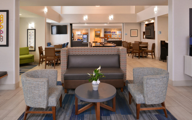 Holiday Inn Express Stockton Southeast by IHG