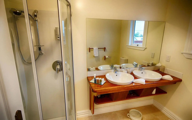 Theatre Royal Hotel Kumara