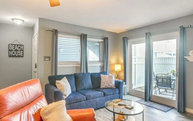 1/4 Mi to Seawall: Relaxing Galveston Condo!