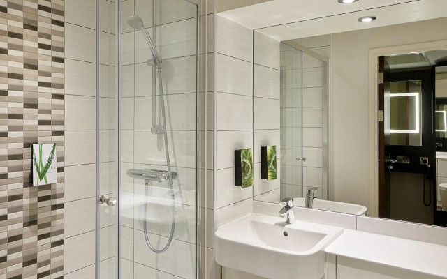 Premier Inn Oldham - Broadway