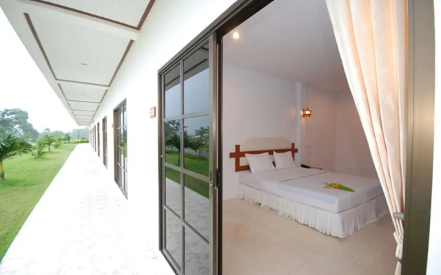 Golden Cliff Beach Resort (SHA Extra Plus)