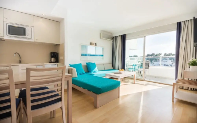 Aparthotel Ferrera Beach