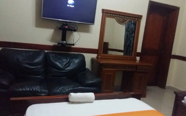 Embrace Hotel