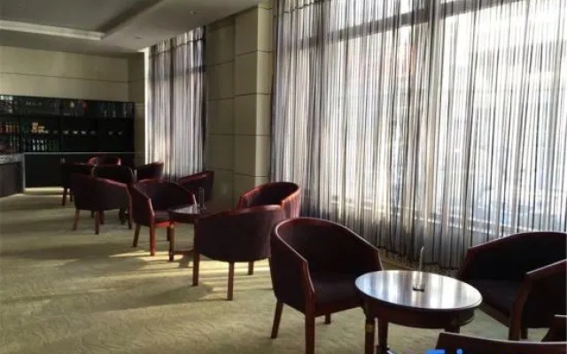 Jinqiao Holiday Business Hotel