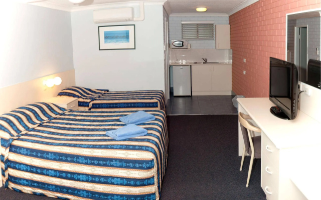 Dolphins Motel