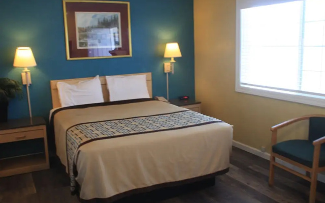 Penny Saver Inn