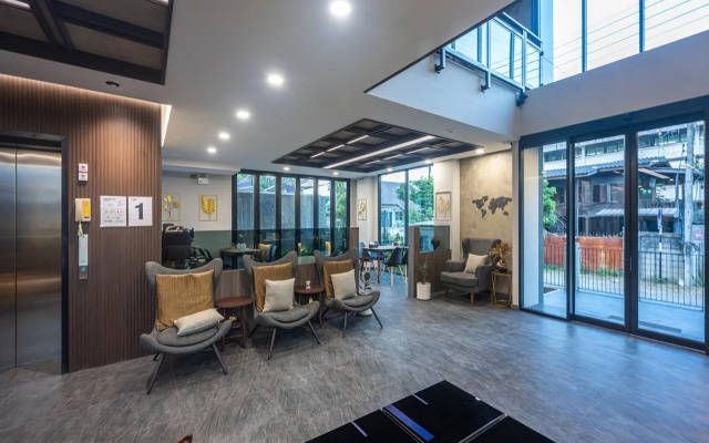 Le Bis Hotel