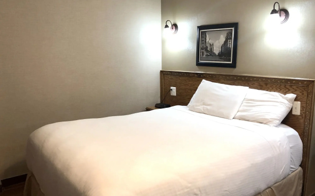District Hotel