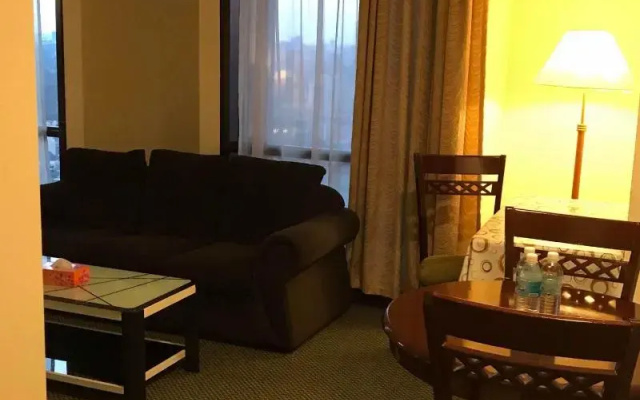 Raintree Service Suite At Times Square Kl