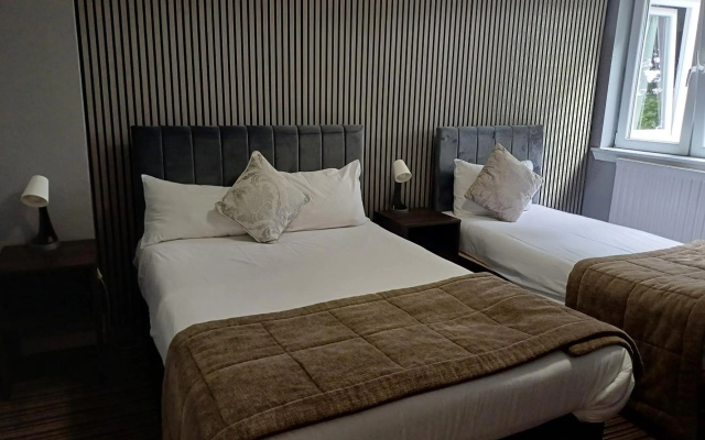 Kings Park Hotel