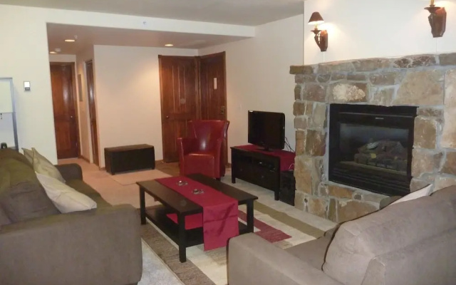 Los Pinos Condominiums by Breckenridge Resort Managers