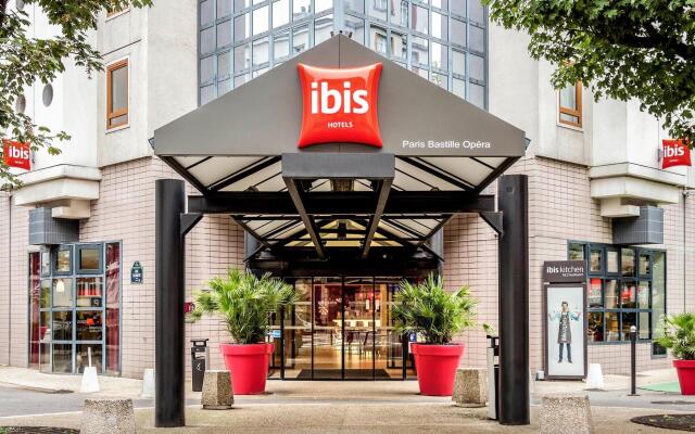 Отель ibis Paris Bastille Opera Франция, Париж - отзывы, цены и фото номеров - забронировать отель ibis Paris Bastille Opera онлайн вид на фасад