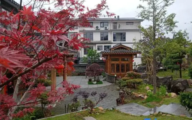 Qingxiang Manchu Guesthouse