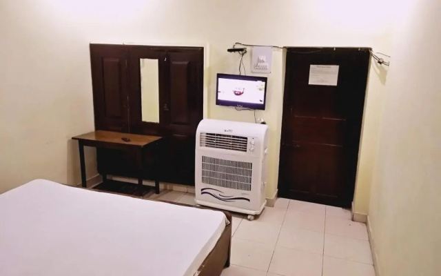 Roop Guest House