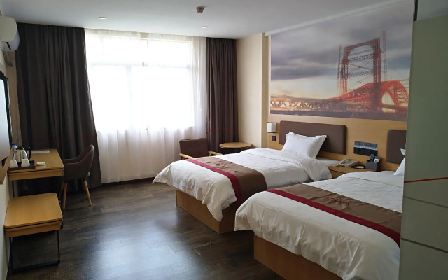 Thank Inn Plus Hotel  Maoming XinYi City Yingbin Avenue