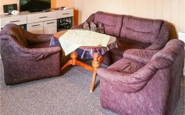 Holiday home E.-Thälmann-Str. H