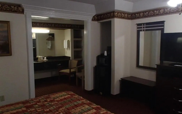 Budget Inn & Suites Shoreline