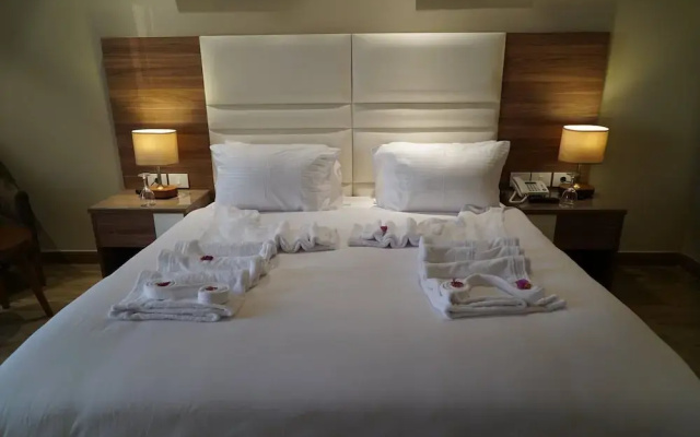 Golden jewel hotel