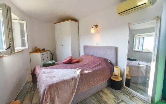 Villa Roza - One Bedroom With Swimming Pool