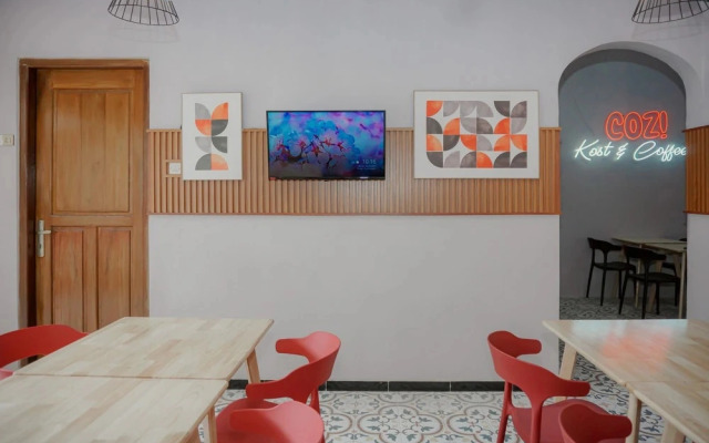 Urbanview Livy House Blitar