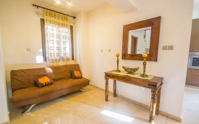 Ismini Lagoon Villa
