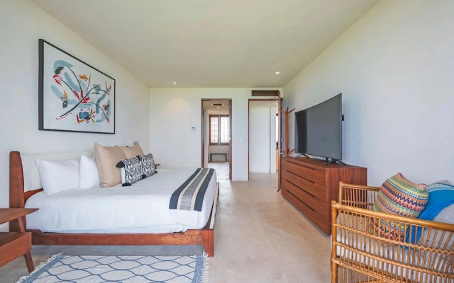 Luxurious 4 Bedroom Condo