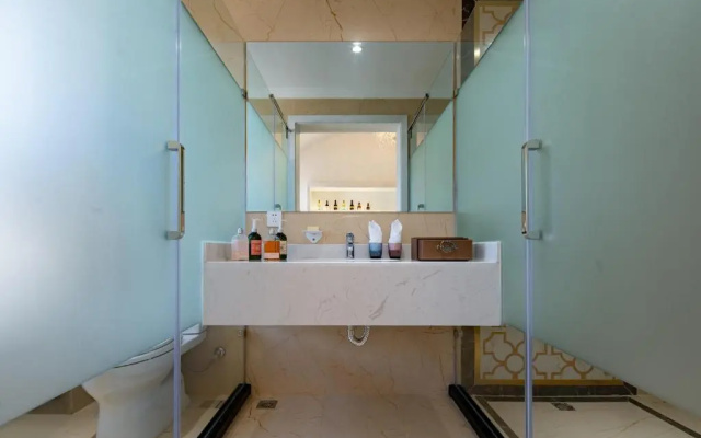 Dali T Hotel