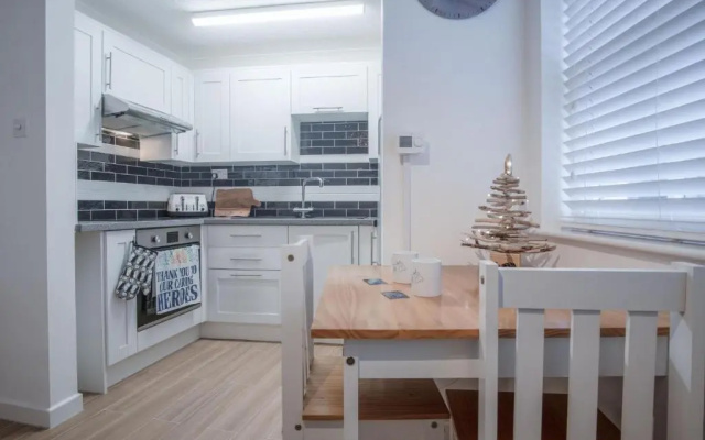 Castle Cove - 1 Bedroom Apartment - Tenby
