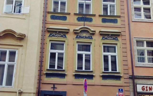 Отель Small Luxury Palace Residence Чехия, Прага - отзывы, цены и фото номеров - забронировать отель Small Luxury Palace Residence онлайн вид на фасад