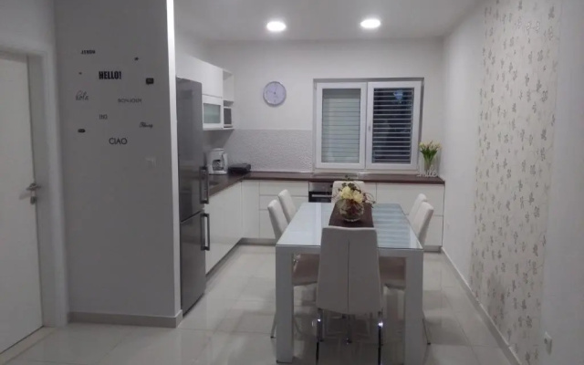 Ivana Apartments
