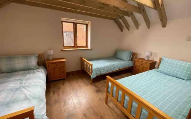 Charming Norfolk Barn Conversion in Barnham Broom