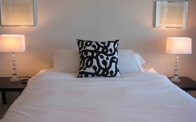 Chicago Downtown Condo - Michigan Ave Suite ID 14-15