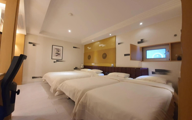 Friendly DH Naissance Hotel by Mindrum Group
