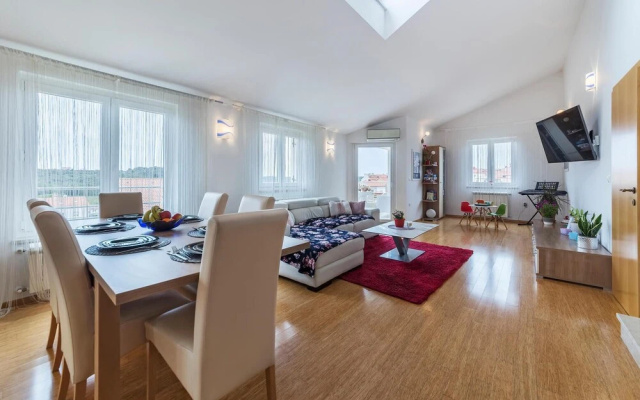 Beautiful Apartment in Pula With Wifi and 2 Bedrooms