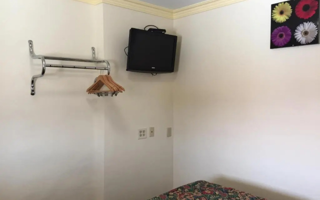 Mayfair Motel
