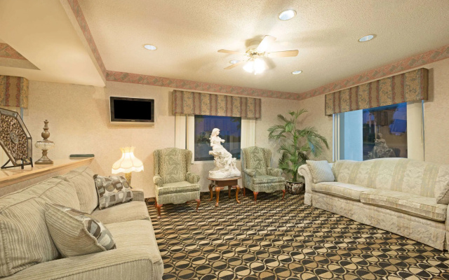Days Inn by Wyndham Greenville