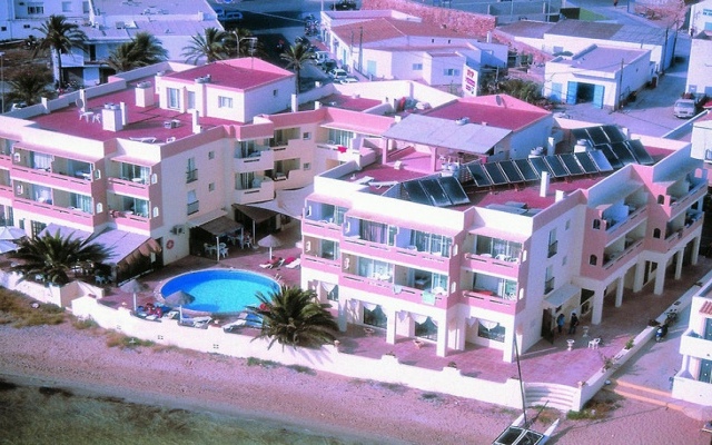 Отель Apartamentos Sabina Playa Испания, Форментера - отзывы, цены и фото номеров - забронировать отель Apartamentos Sabina Playa онлайн вид на фасад