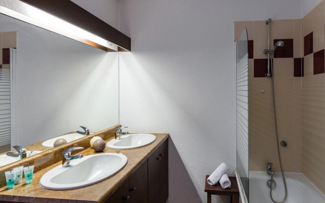 Duplex Escape in the Heart of Dordogne