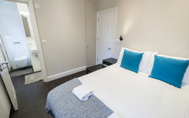 Elegant 2 bed Flat Close to Kensington Gardens!