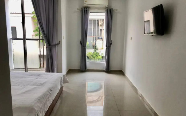 Mango Hotel