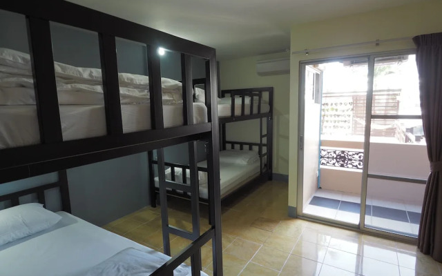 Just Sleep At Box Hostel