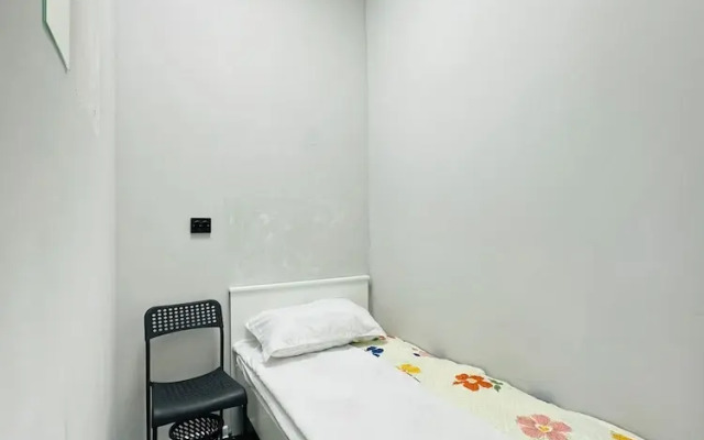 Pulse Capsule Hotel