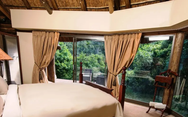 Mpongo Private Game Reserve River Lodge