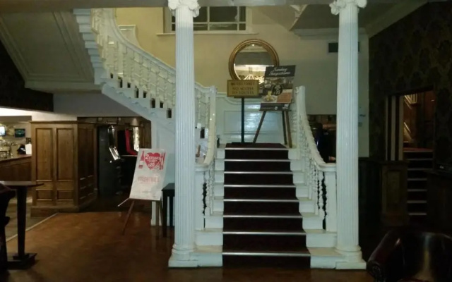 The Three Tuns Hotel Wetherspoon
