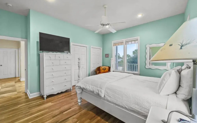 Turtle Watch 4 Bedroom Home by RedAwning