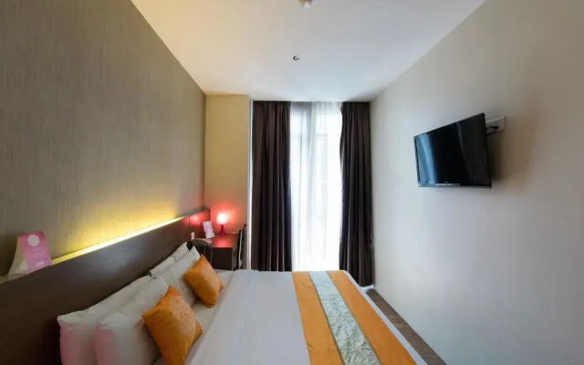 OYO 139 The Marque Hotel
