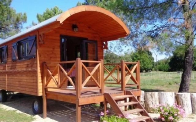 Gîte Saint-Julien-en-Born, 1 pièce, 2 personnes - FR-1-360-465